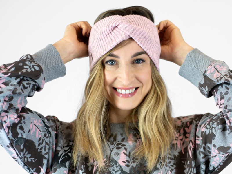 Globe Hope, Tupas panta vaaleanpunainen, naisen päällä.