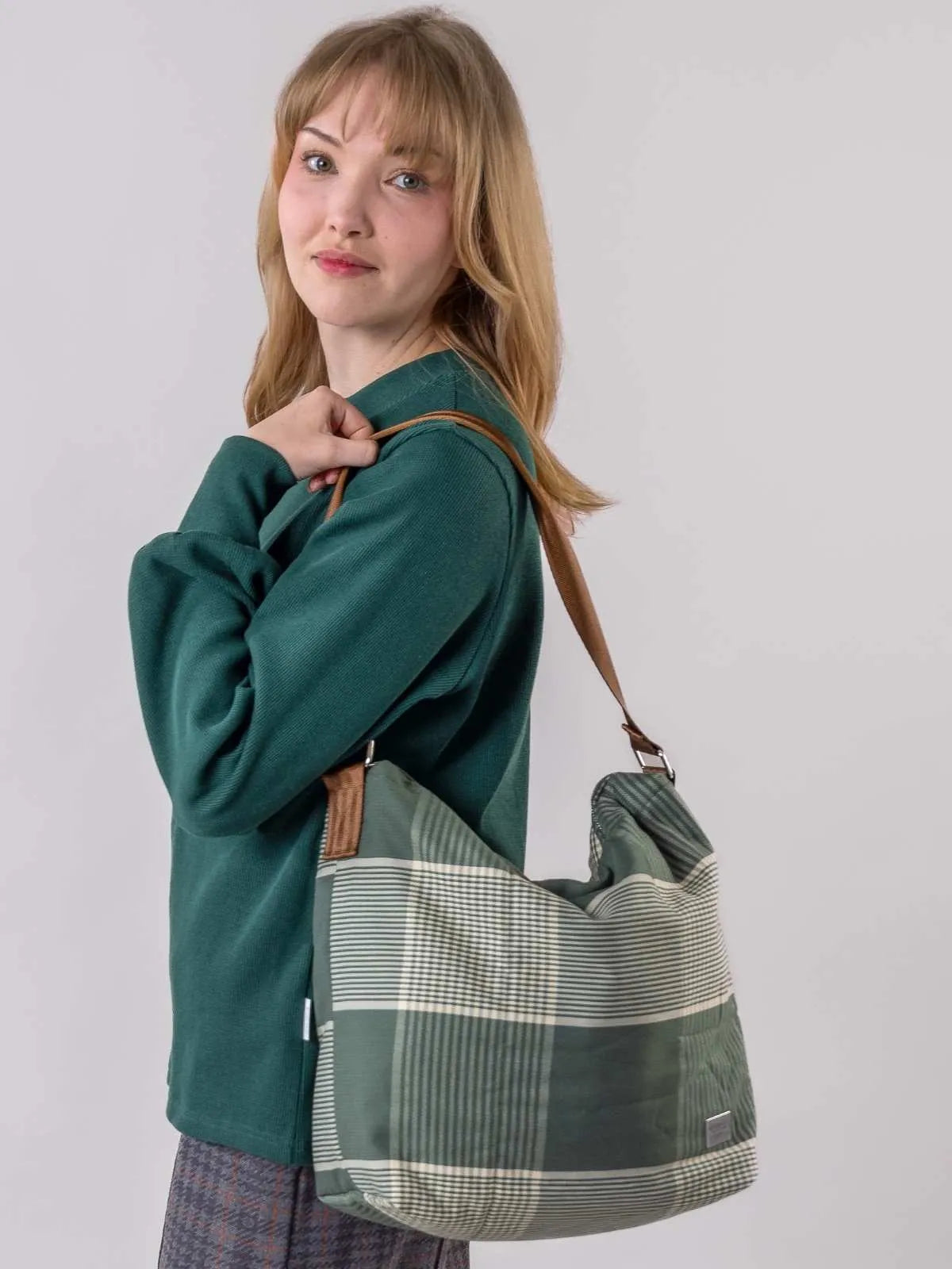 SADE – vihreä tikattu laukku