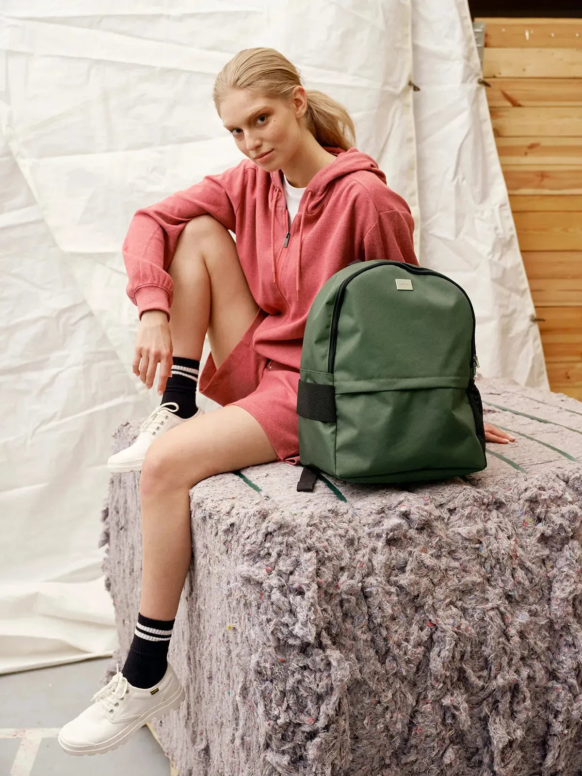 RETKI reppu, tummanvihreä Globe Hope