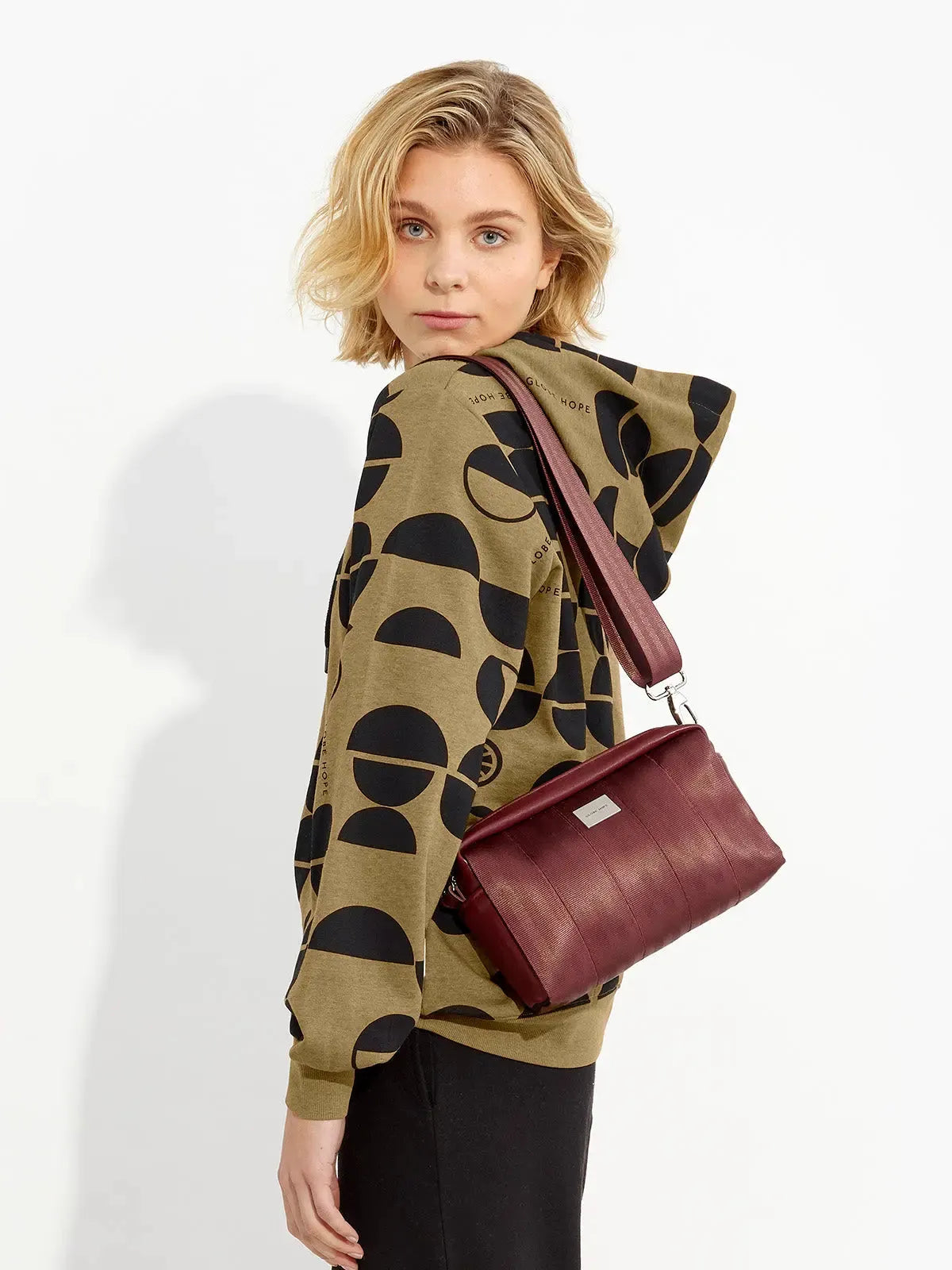 KASTE laukku, viininpunainen Globe Hope