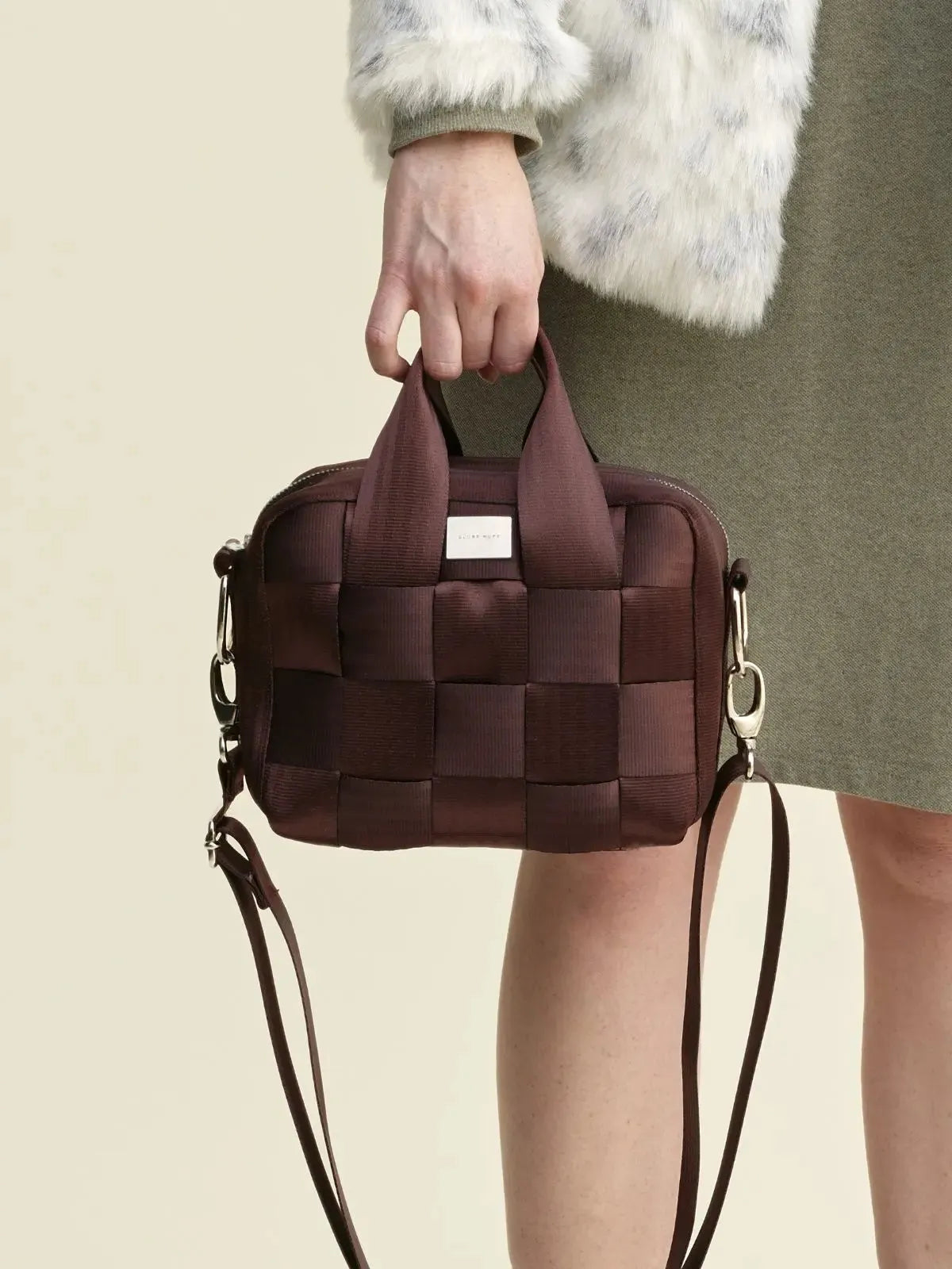 Globe Hope, Hilla turvavyölaukku burgundin punainen.