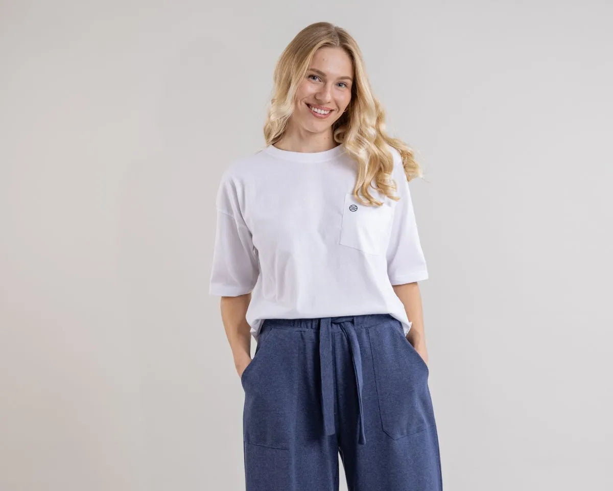 OULANKA housut, tummansininen Globe Hope, asukuva.