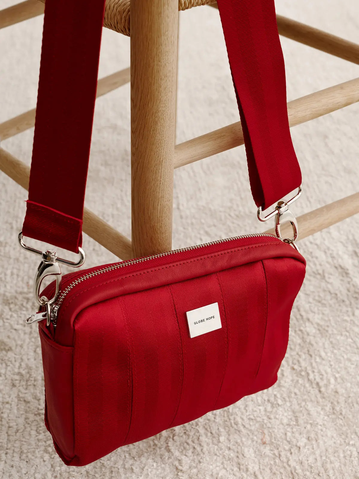 Globe Hope, Kaste laukku, punainen.