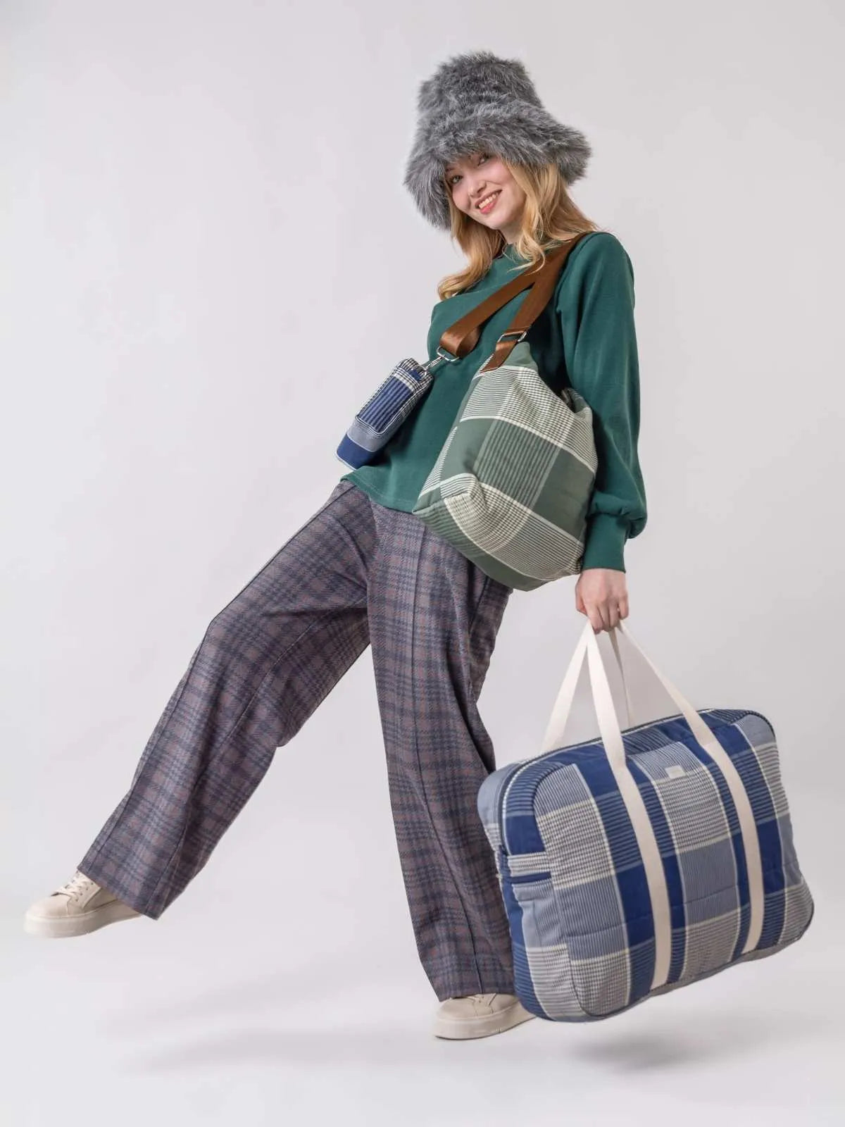 KUURA-olkalaukku – quilted blue