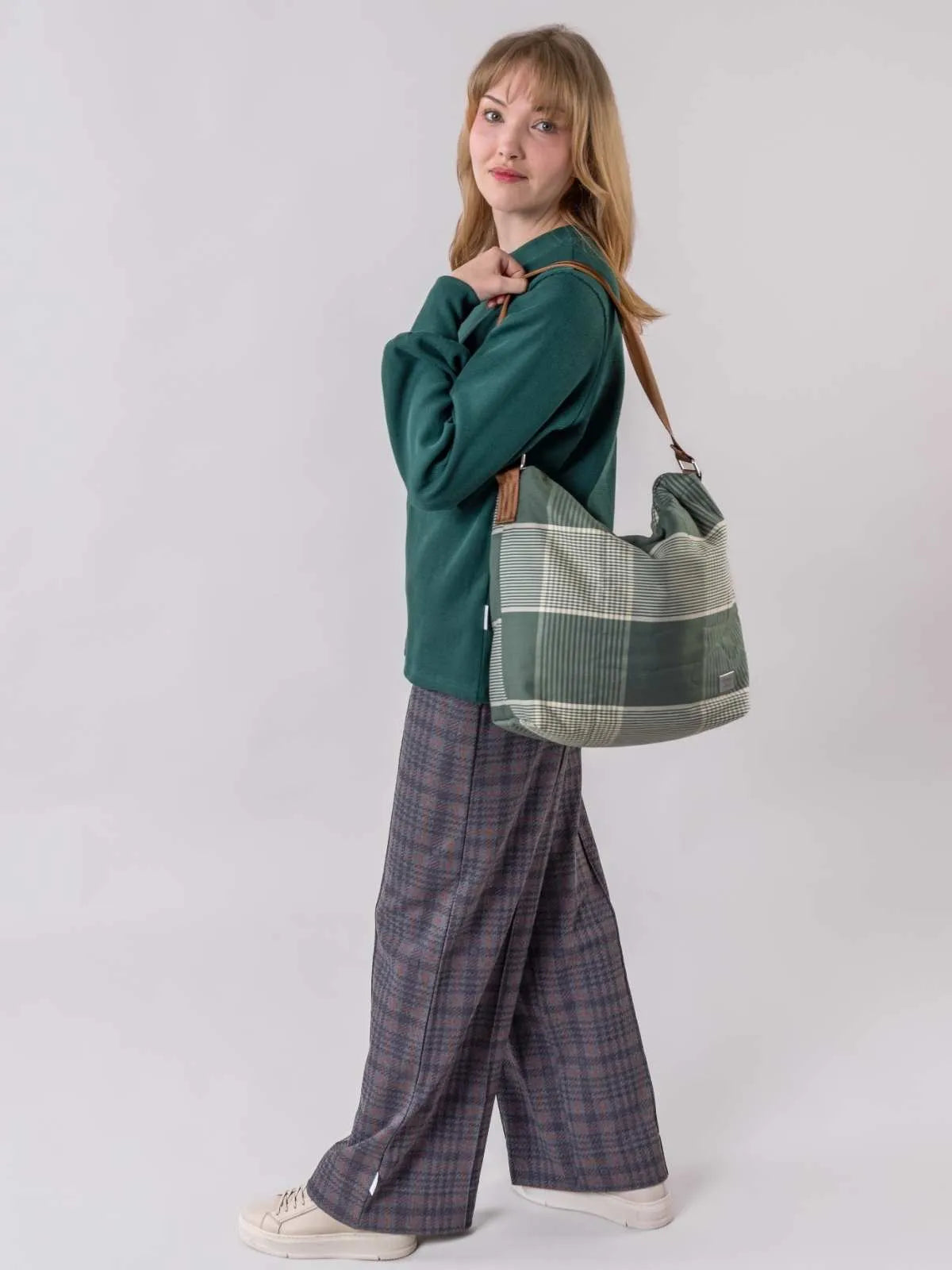 SADE - green quilted bag