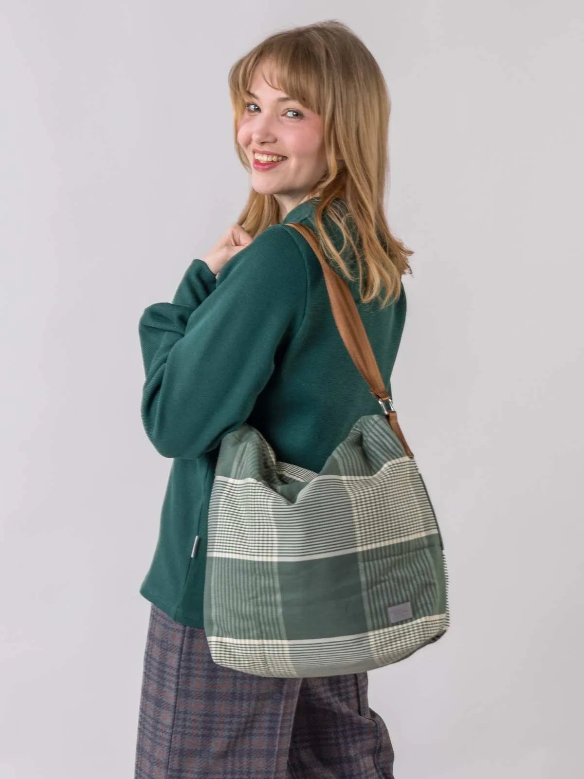 SADE – vihreä tikattu laukku