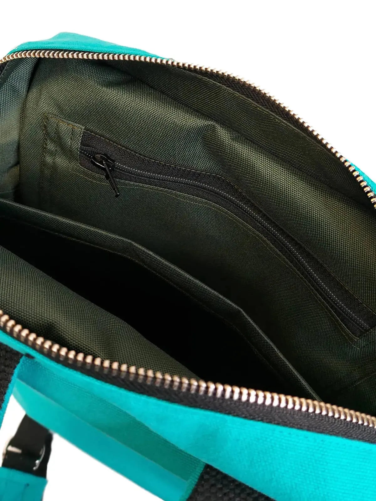 Globe Hope, Sumu reppu turkoosi, sisäkuva.