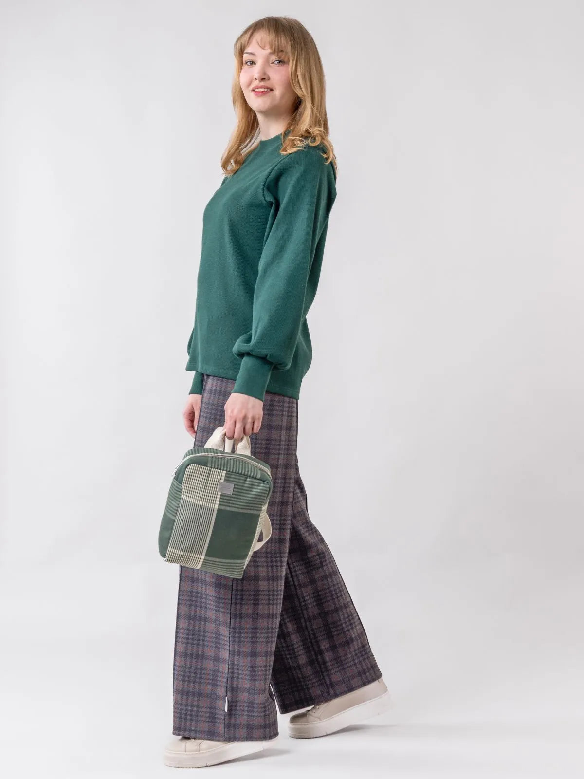 TAIGA Pikkureppu – vihreä tikattu kangas